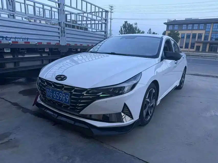 Hyundai Elantra 2022