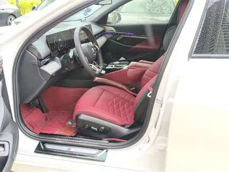 BMW 5 Series 2025