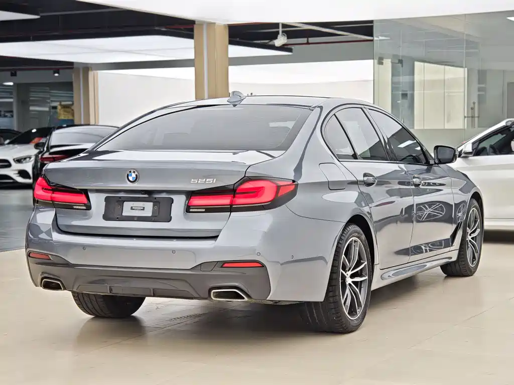 BMW 5 Series 2021 — фото 18