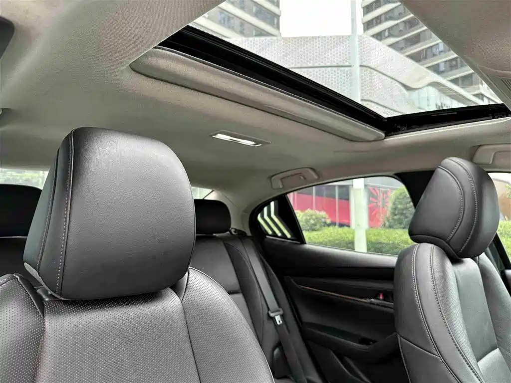 Mazda 3 Axela 2022 — фото 22