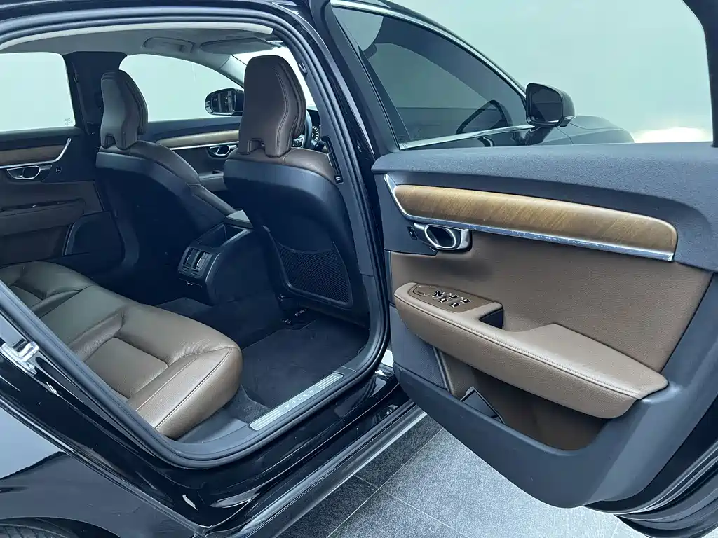 Volvo S90 2020 — фото 12