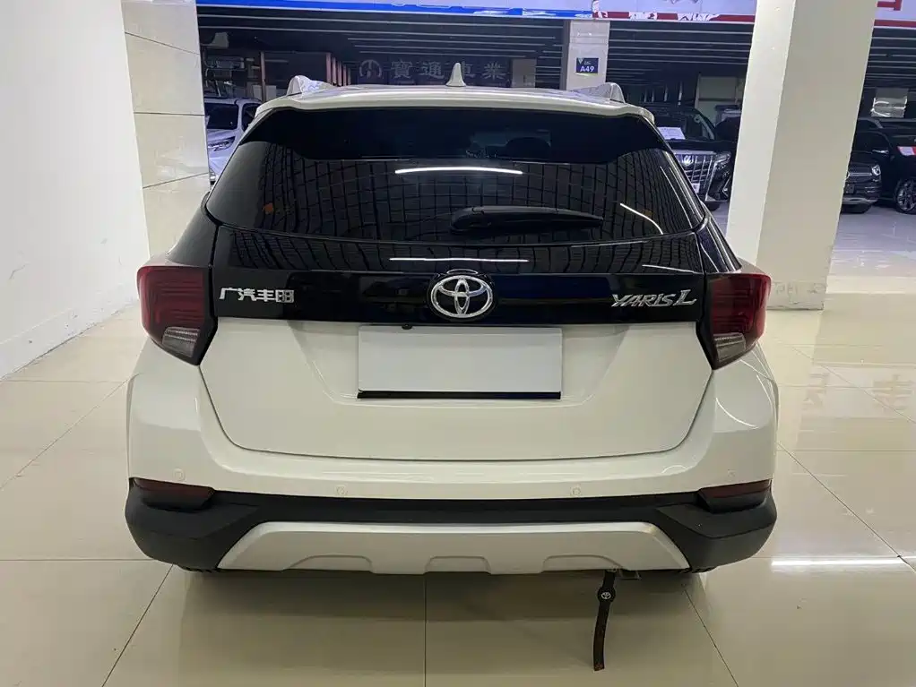 Toyota Yaris L 2022