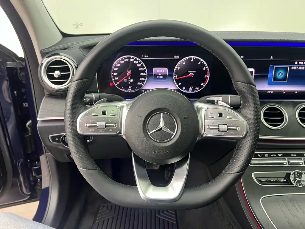 Mercedes-Benz E-Class 2019 — фото 13