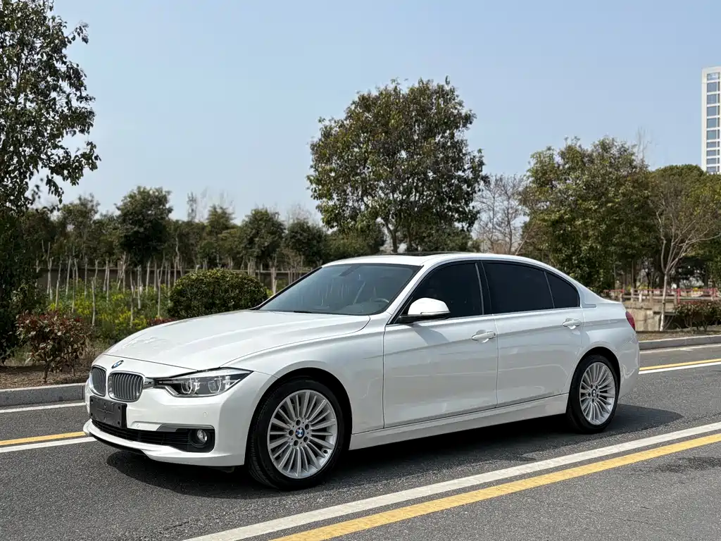 BMW 3 Series 2018 — фото 1