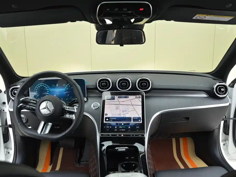 Mercedes-Benz C-Class 2023 — фото 12