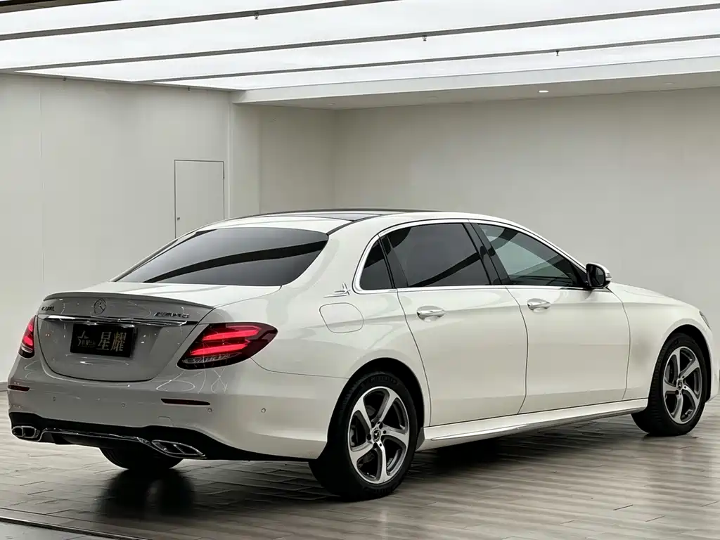 Mercedes-Benz E-Class 2019 — фото 21