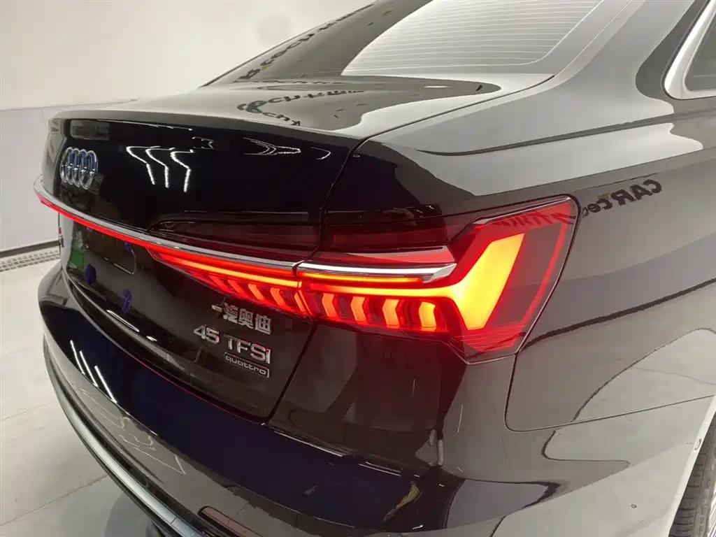 Audi A6L 2025 — фото 10