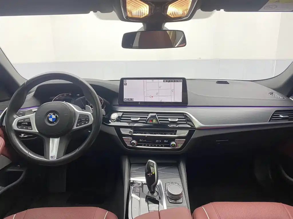 BMW 5 Series 2021 — фото 13