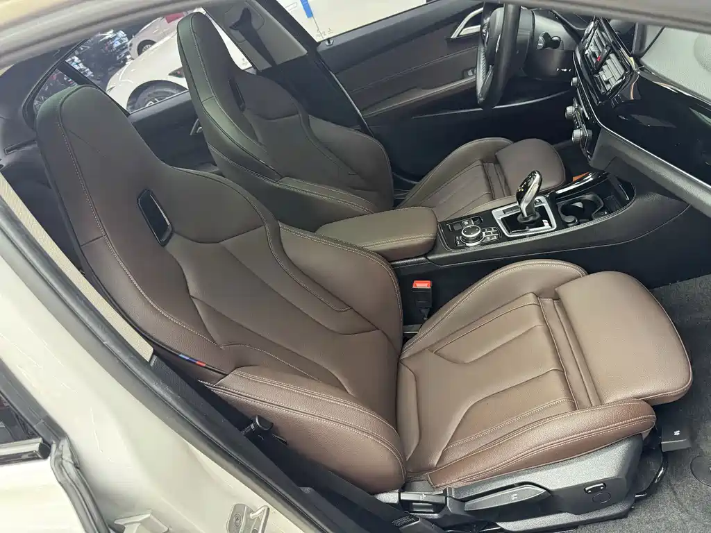 BMW 1 Series 2023 — фото 13