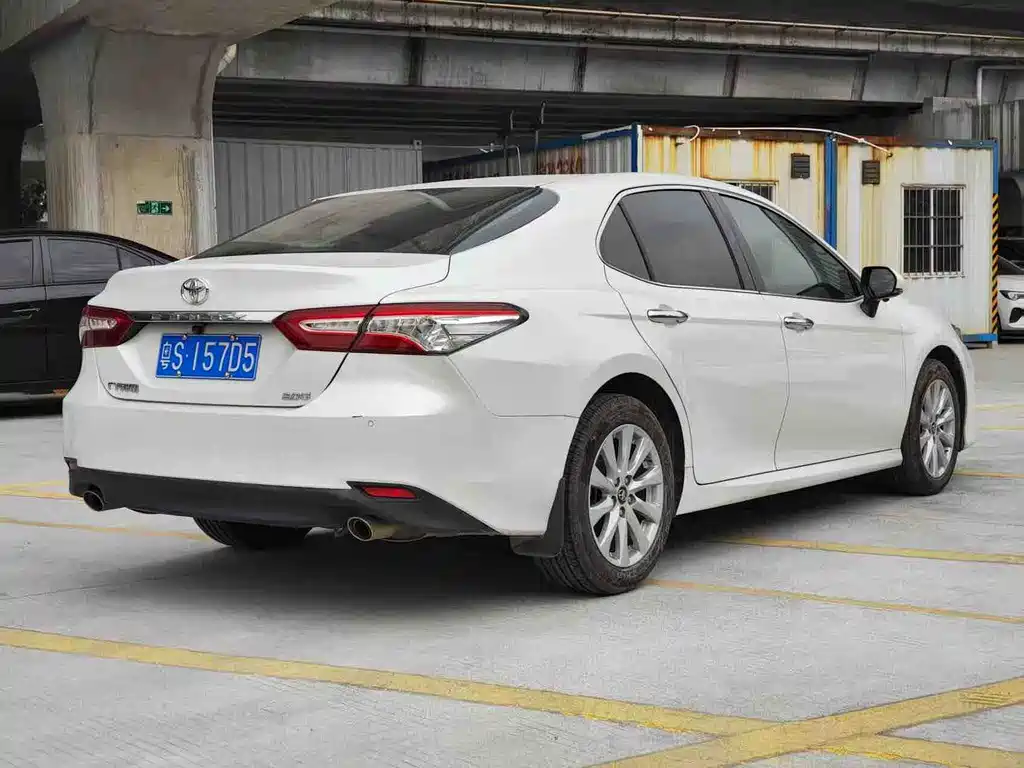 Toyota Camry 2020 — фото 5