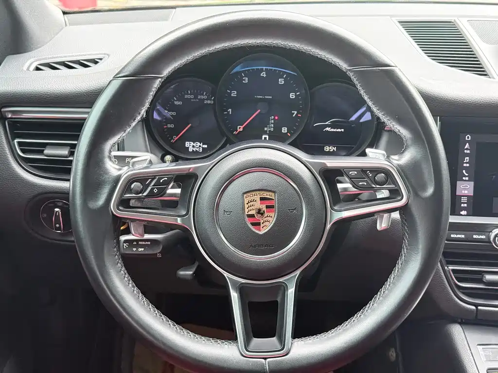 Porsche Macan 2020 — фото 10