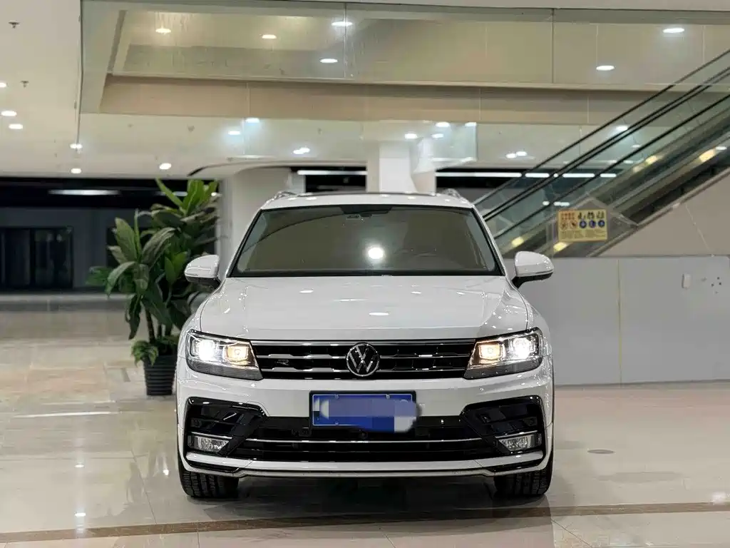 Volkswagen Tiguan L 2021 — фото 2