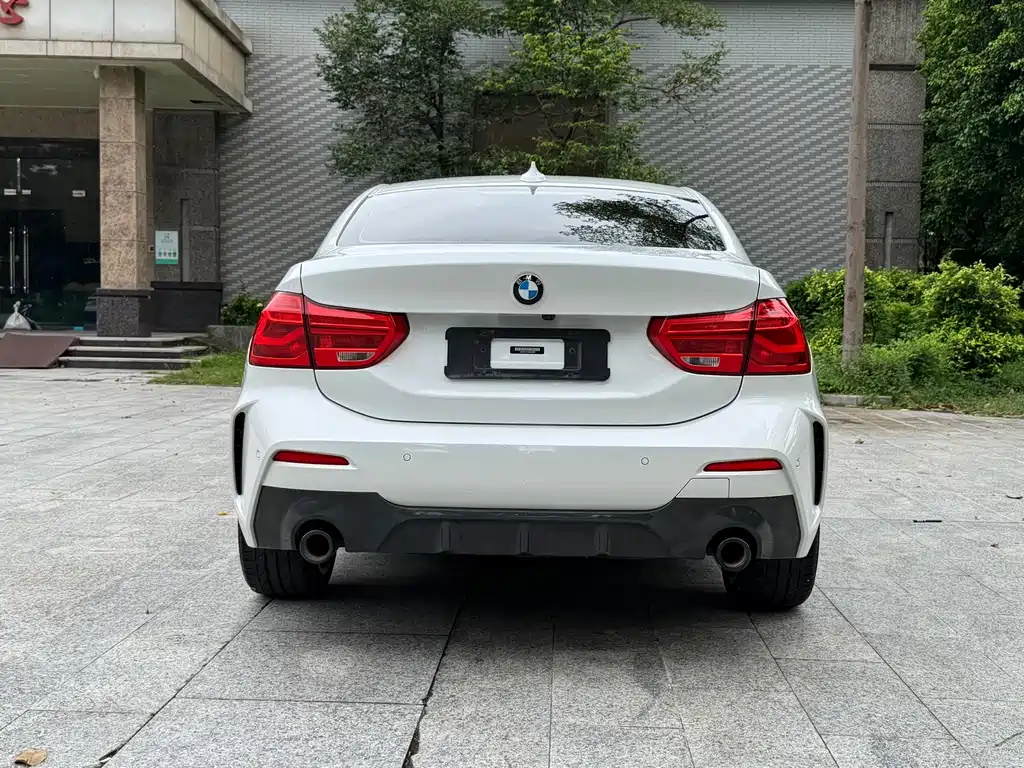 BMW 1 Series 2021 — фото 15