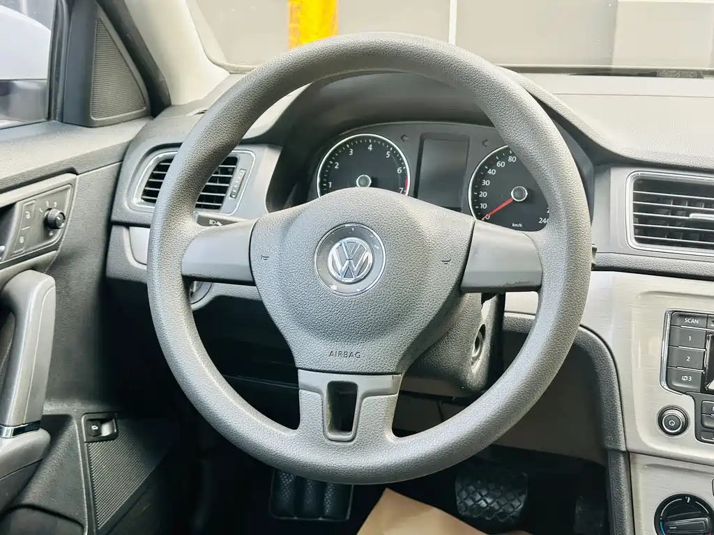 Volkswagen Lavida 2015 — фото 19