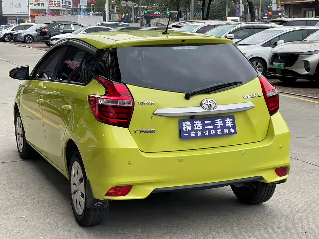 Toyota Yaris L 2020 — фото 6