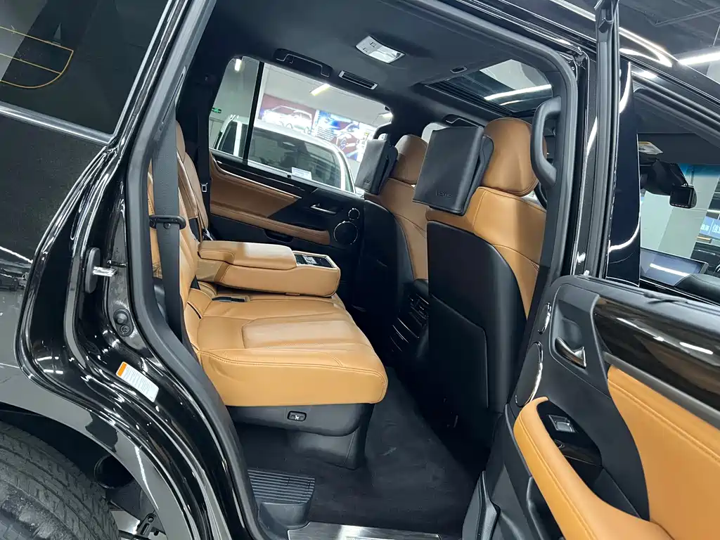 Lexus LX 2022 — фото 14