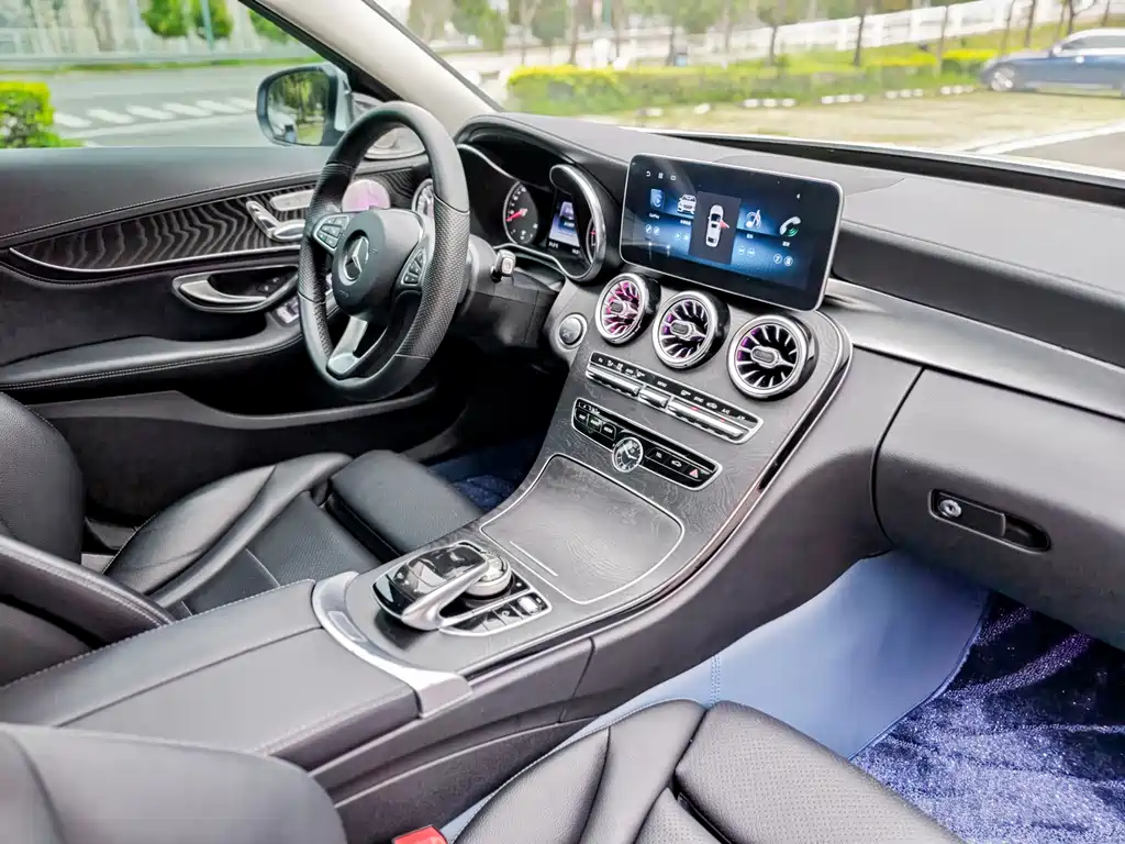 Mercedes-Benz C-Class 2017 — фото 20
