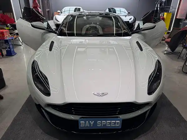 Aston Martin DB11 2019