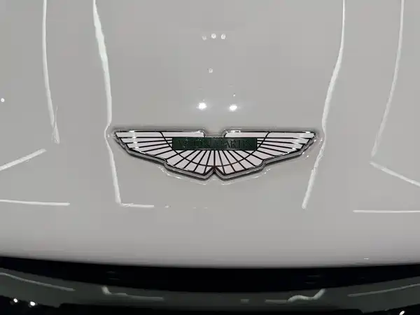 Aston Martin DB11 2019