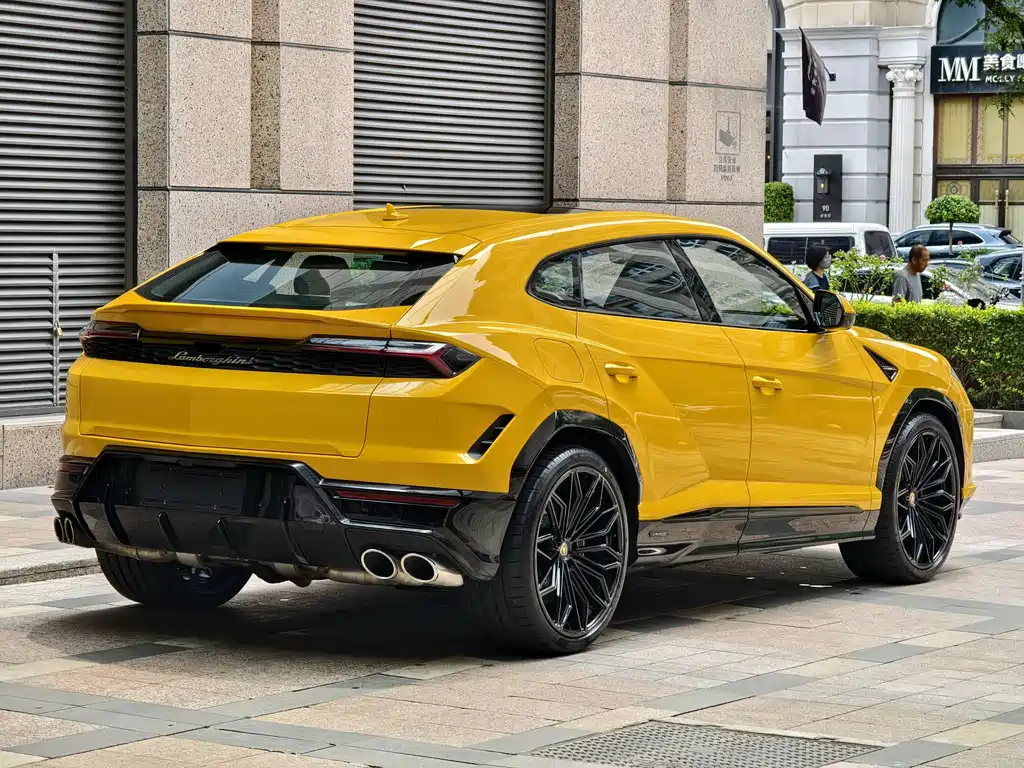 Lamborghini Urus SE 2026 — фото 4