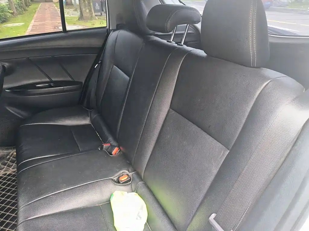 Toyota Yaris L 2019 — фото 18