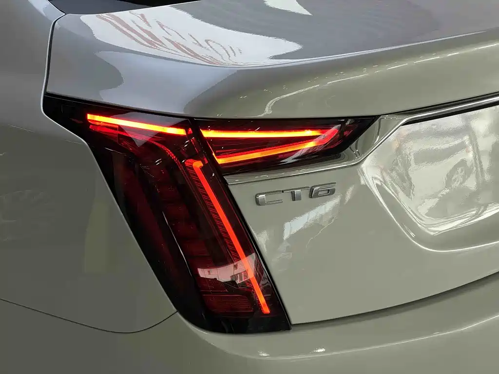 Cadillac CT6 2020 — фото 10