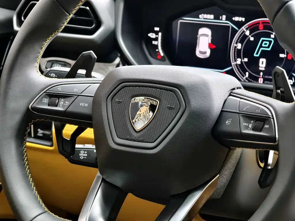 Lamborghini Urus SE 2026 — фото 7