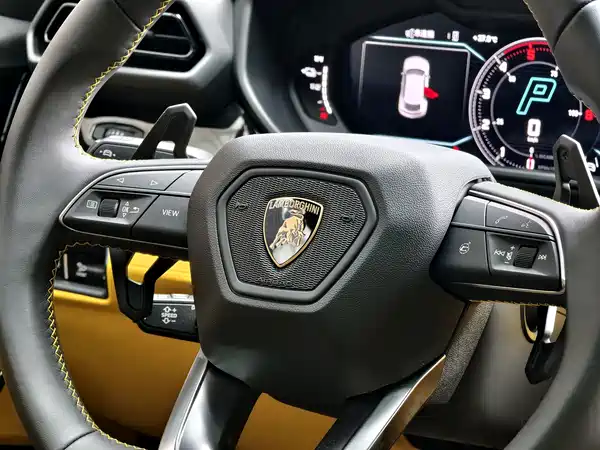 Lamborghini Urus SE 2026
