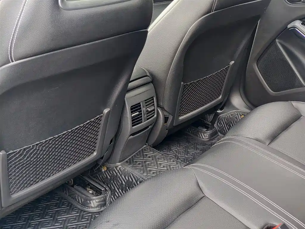 Mercedes-Benz GLA 2018 — фото 9