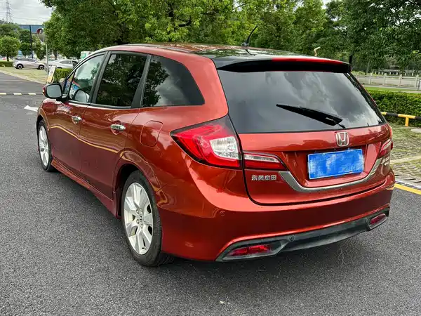 Honda Jade 2015