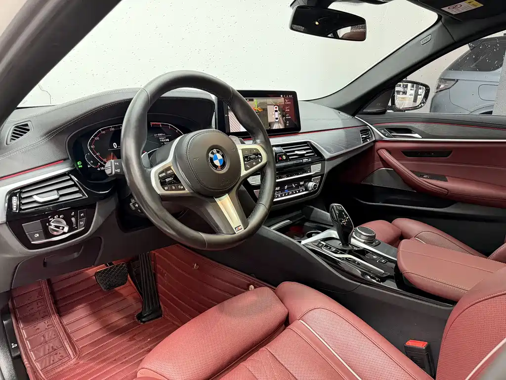 BMW 5 Series 2021 — фото 14