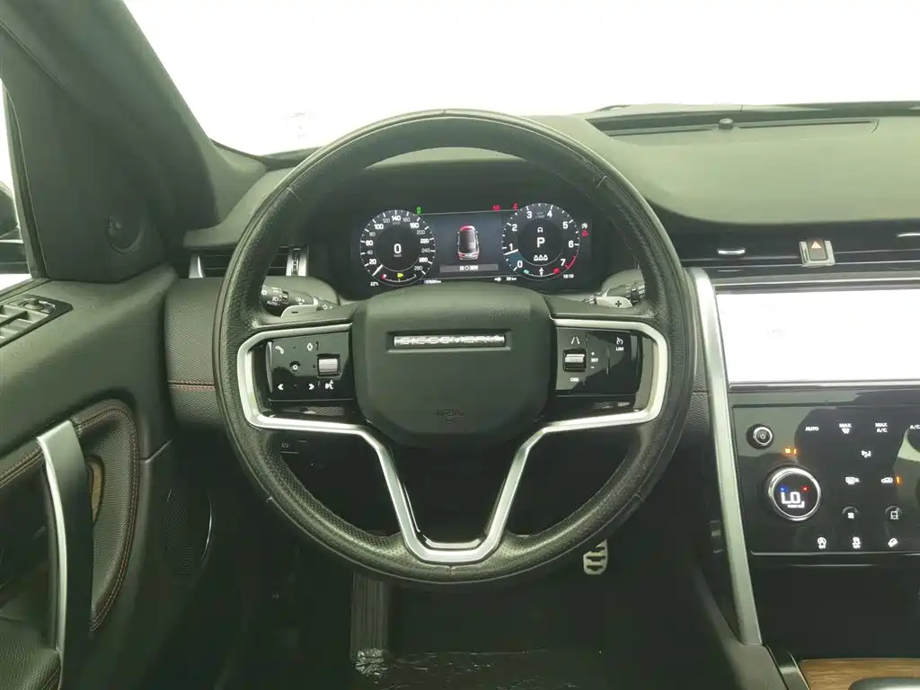 Land Rover Discovery Sport 2023 — фото 11