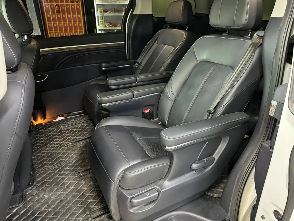 GAC Motor Trumpchi M8 2023 — фото 5