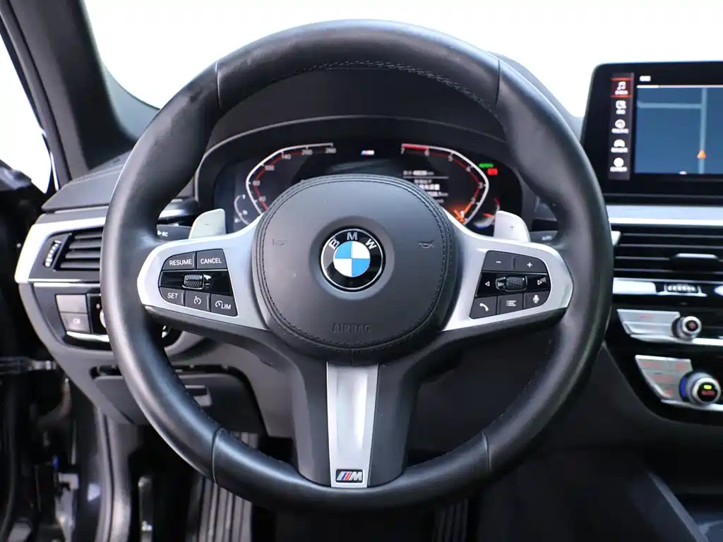 BMW 5 Series 2021 — фото 16