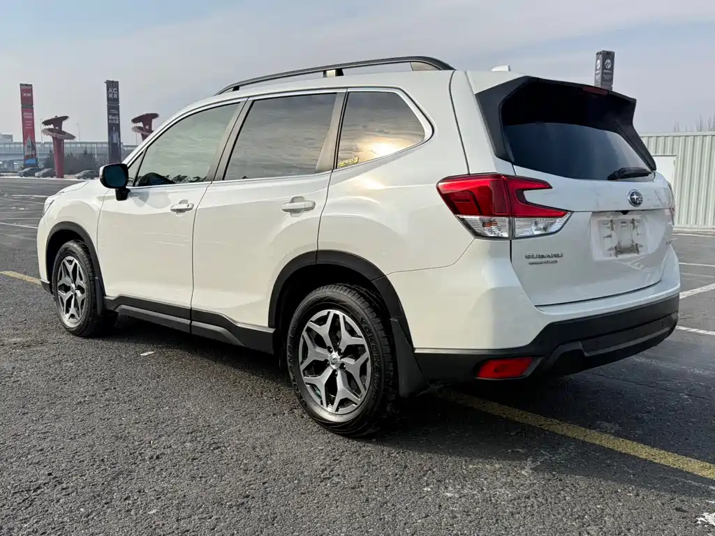 Subaru Forester 2021 — фото 4