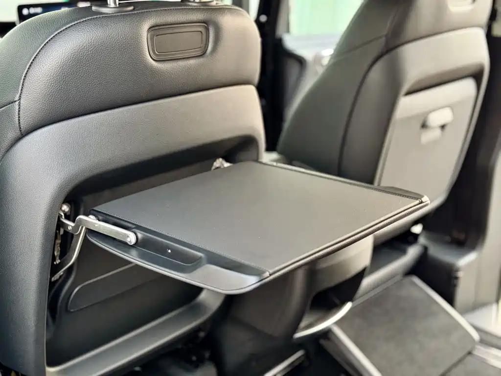 Mercedes-Benz V-Class 2020 — фото 18