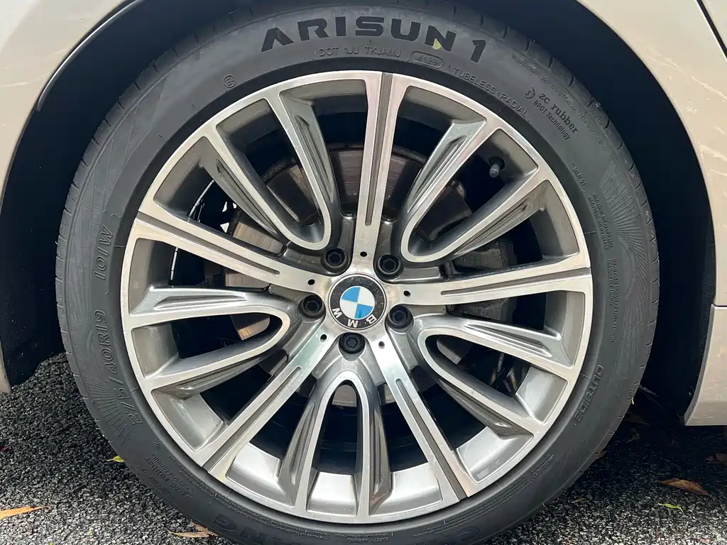 BMW 7 Series 2017 — фото 19