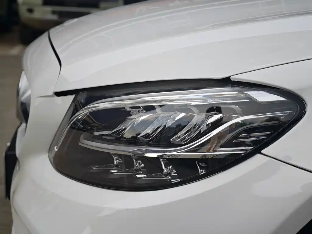 Mercedes-Benz C-Class 2019