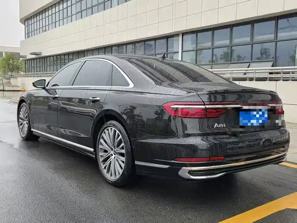 Audi A8 2022