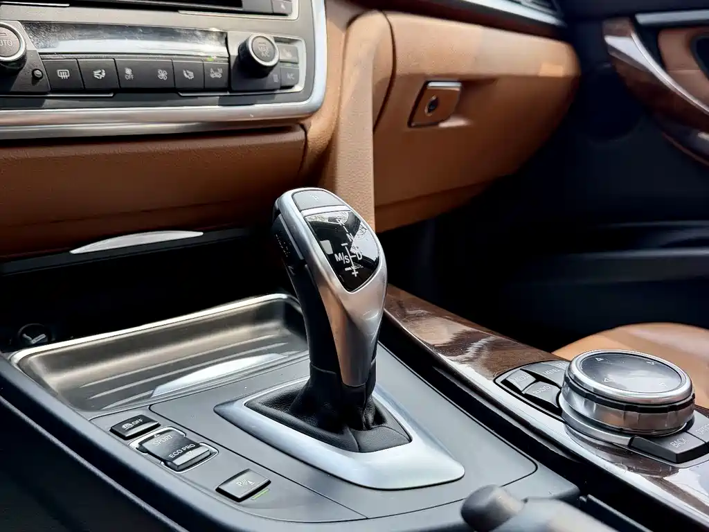 BMW 3 Series 2014 — фото 14