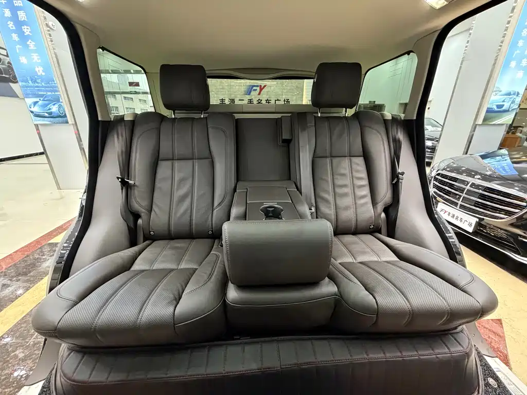 Land Rover Range Rover 2018 — фото 12