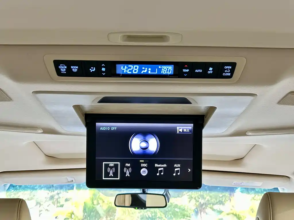 Toyota Alphard 2019 — фото 20