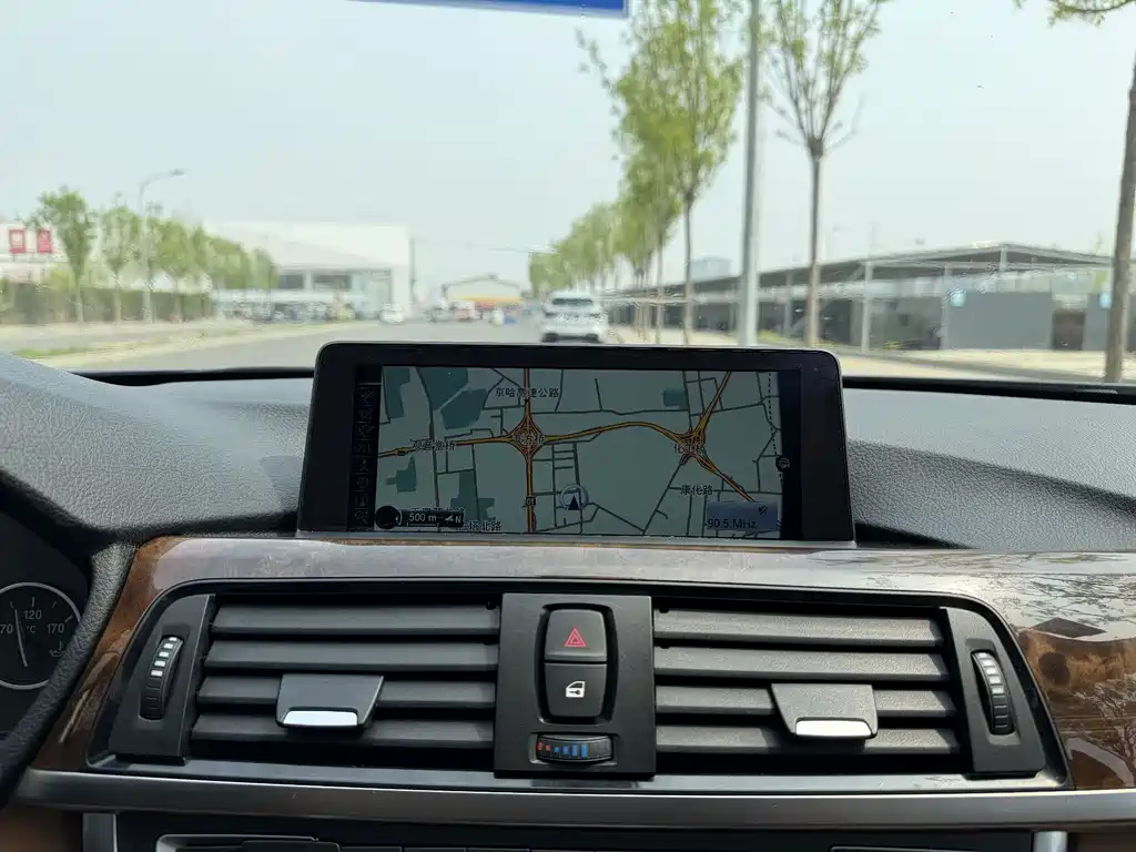 BMW 3 Series 2014 — фото 21