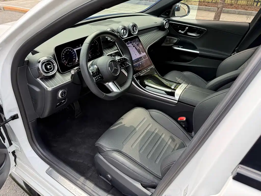 Mercedes-Benz C-Class 2023 — фото 11