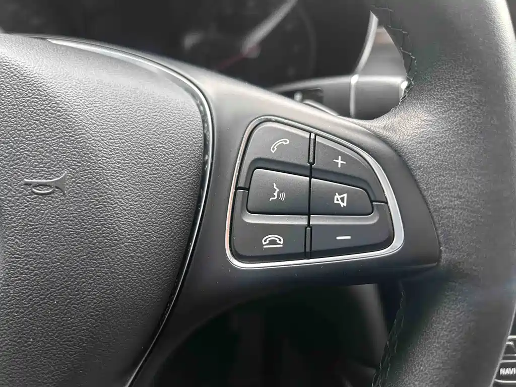 Mercedes-Benz GLC 2018 — фото 16