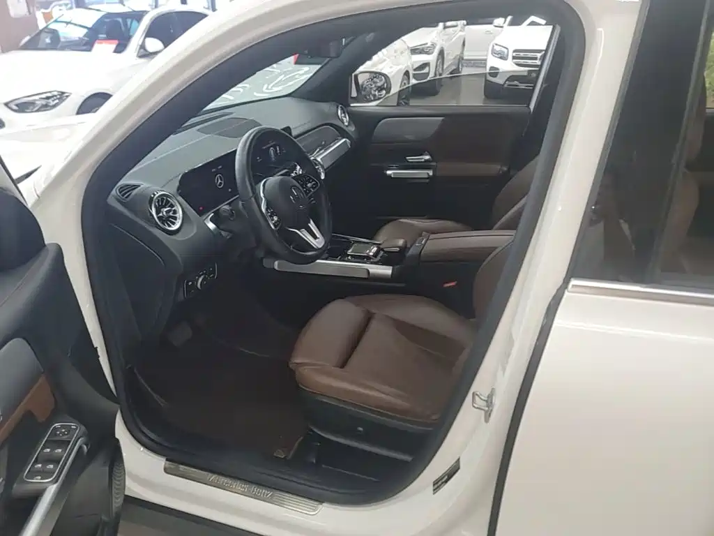 Mercedes-Benz GLB 2023 — фото 15