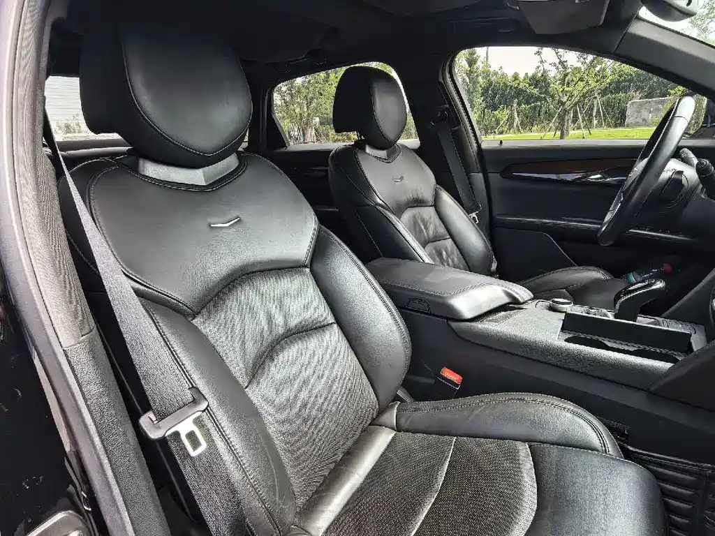 Cadillac CT6 2022 — фото 10