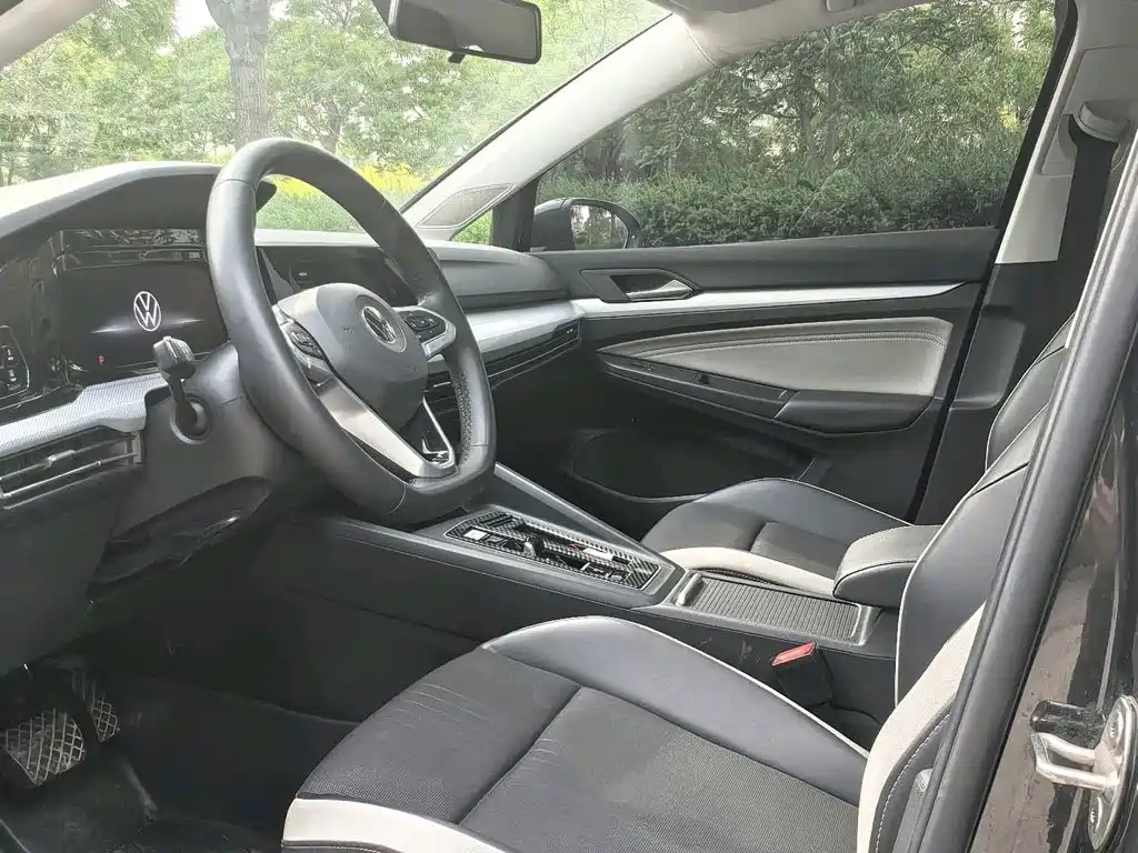 Volkswagen Golf 2023