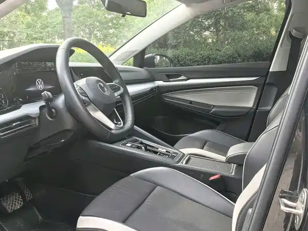 Volkswagen Golf 2023