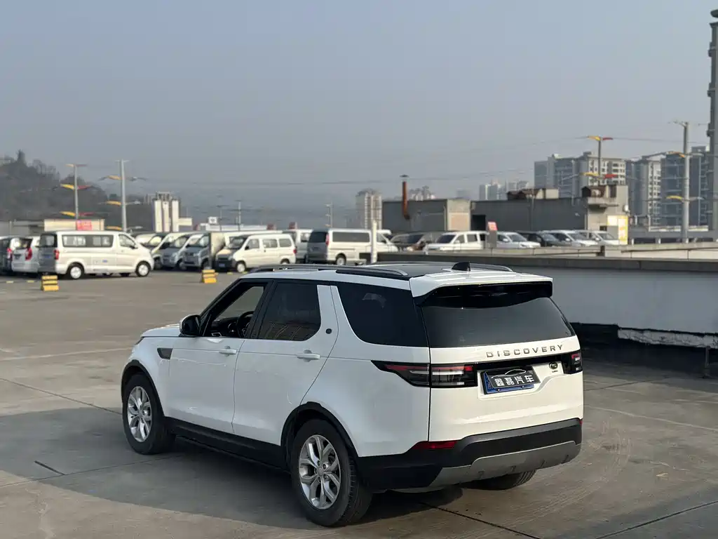 Land Rover Discovery 2018 — фото 14